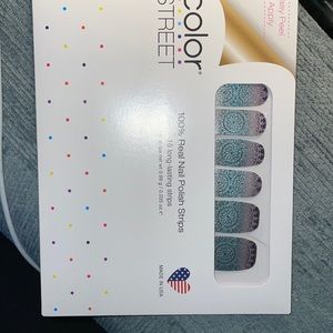Color Street Nails- Drop & Give Me Zen